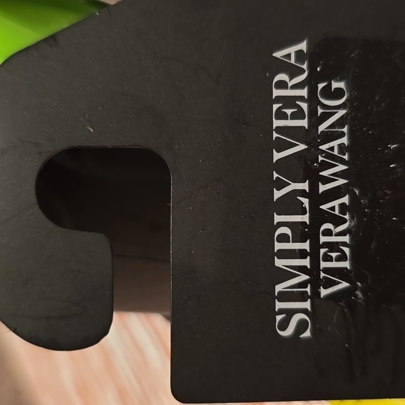 SIMPLY VERA VERAWANG BLUE SKELETON HEAD HALLOWEEN NECKLACE - Picture 8 of 10